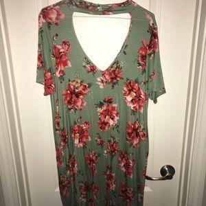 Green and red roses t-shirt dress